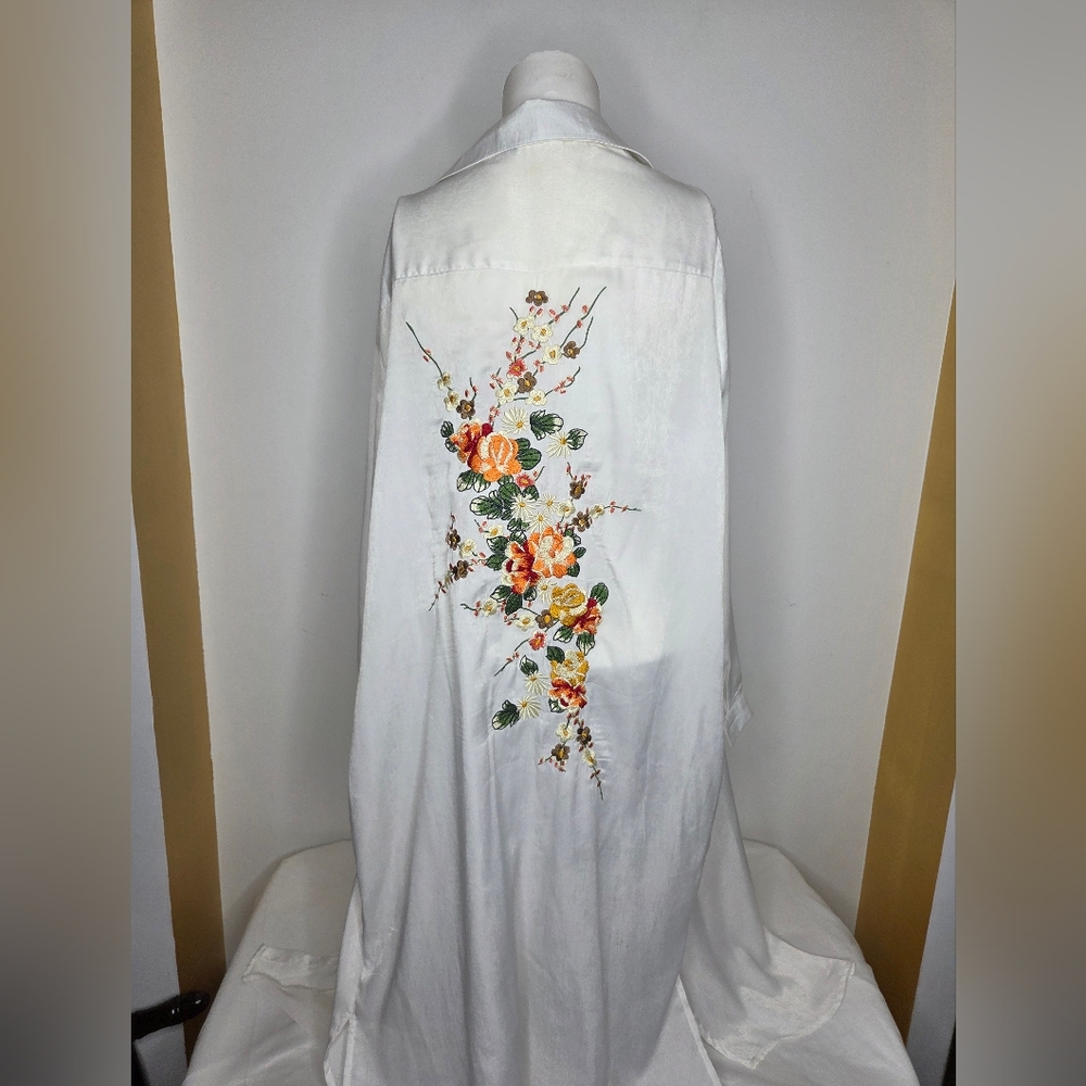 RD & Koko size L Embroidered White Long Kimono Butom Up - Picture 1 of 12